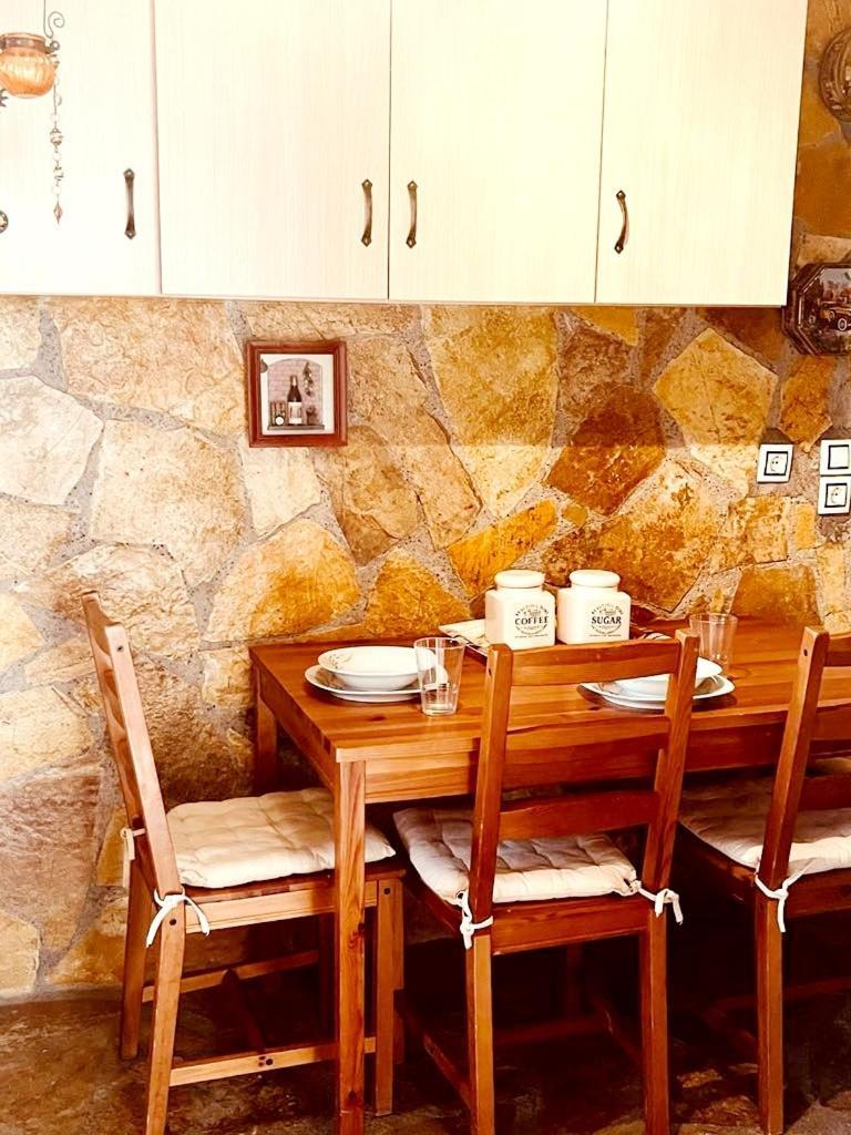 Maggie'S Traditional Home Pylos Bagian luar foto
